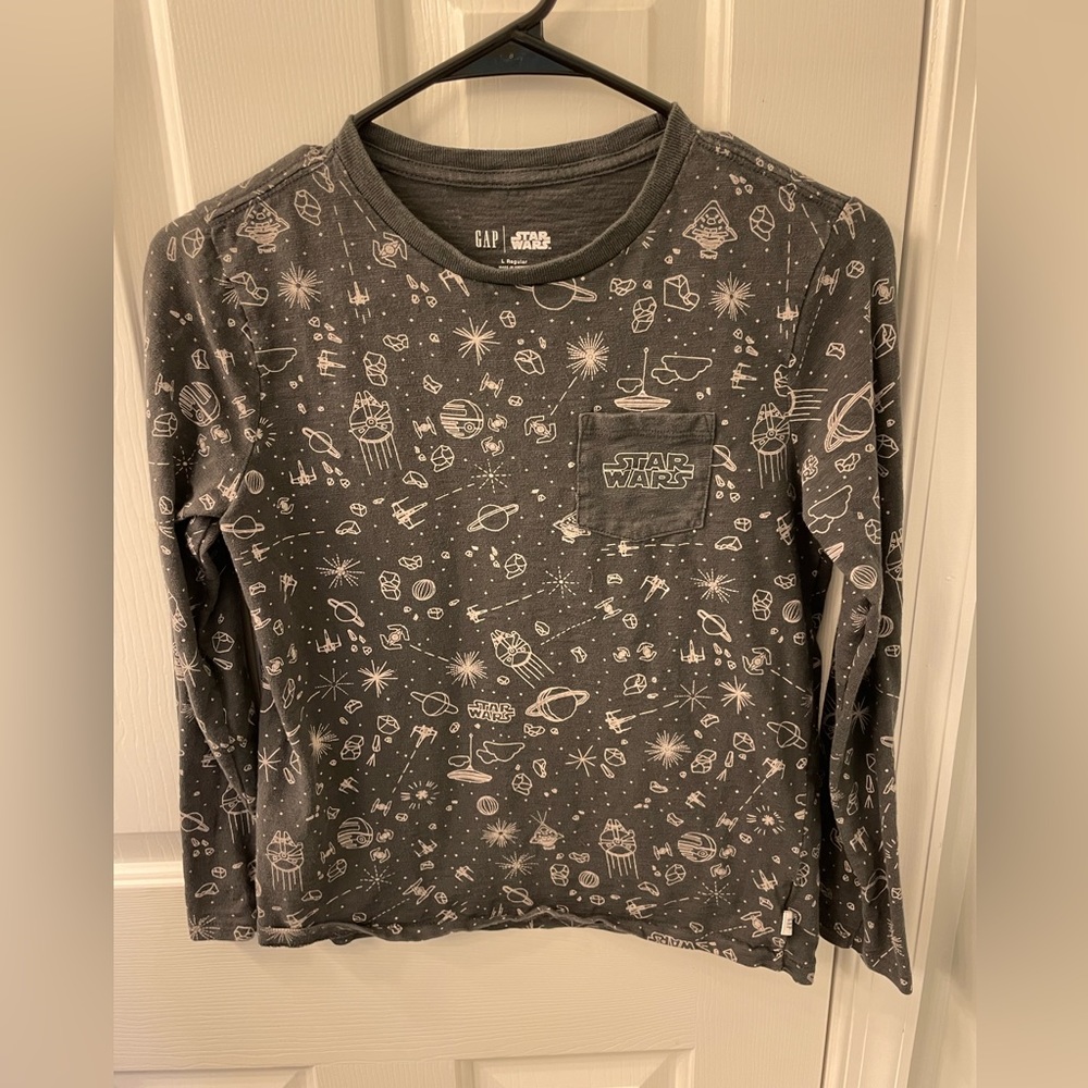 The GAP kids long sleeve Star Wars pattern long leeve